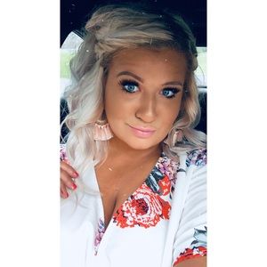 Meet your Posher, Caroline